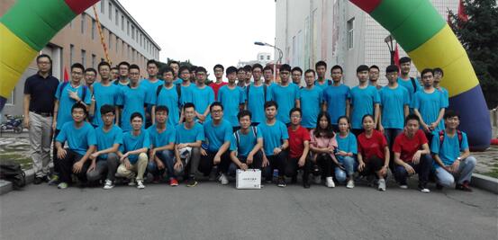 带队教师与全体参赛学生(摄影:陈博)