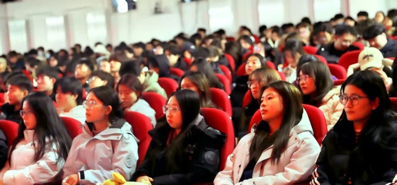 学校举办“安全急救知识”培训会